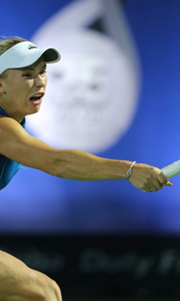 Wozniacki back in Dubai Champs semifinals